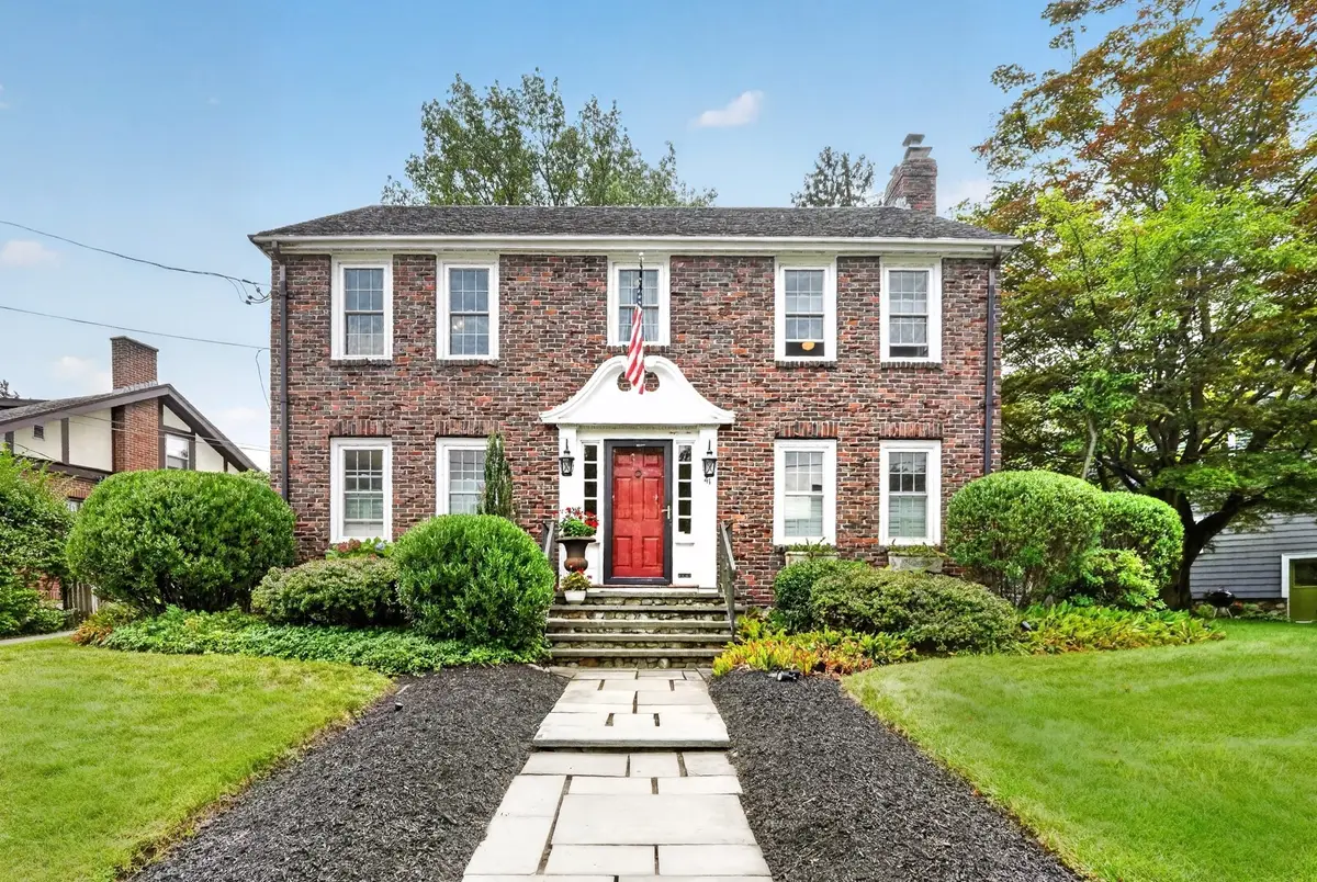 41 Hillcrest Ave, Melrose, MA 02176 - #1