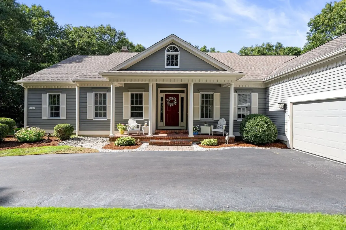 11 Sycamore Ave, Sagamore Beach, MA 02562 - #1