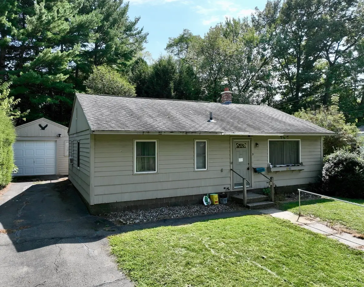 9 Pine Brook Curve, Northampton, MA 01060 - #1