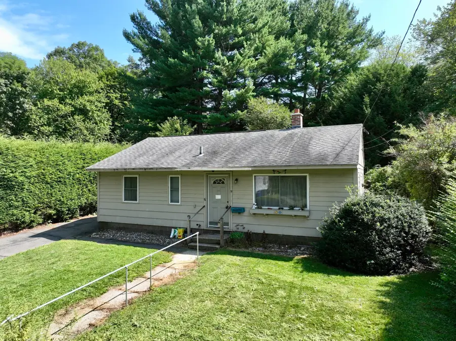 9 Pine Brook Curve, Northampton, MA 01060 - #2