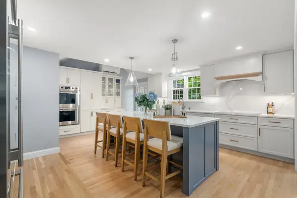 1375 Brush Hill Rd, Milton, MA 02186