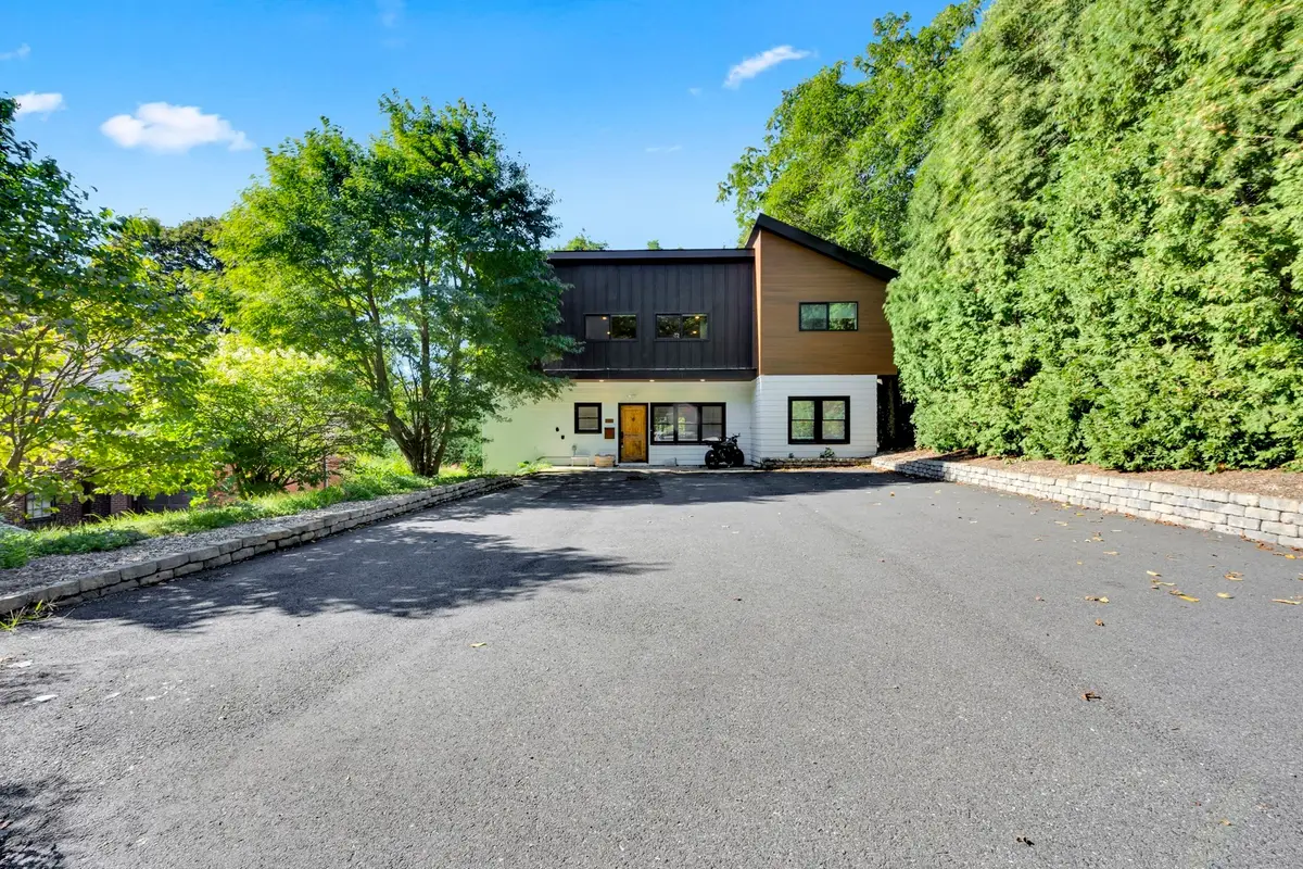 335 Salisbury St, Worcester, MA 01609 - #1