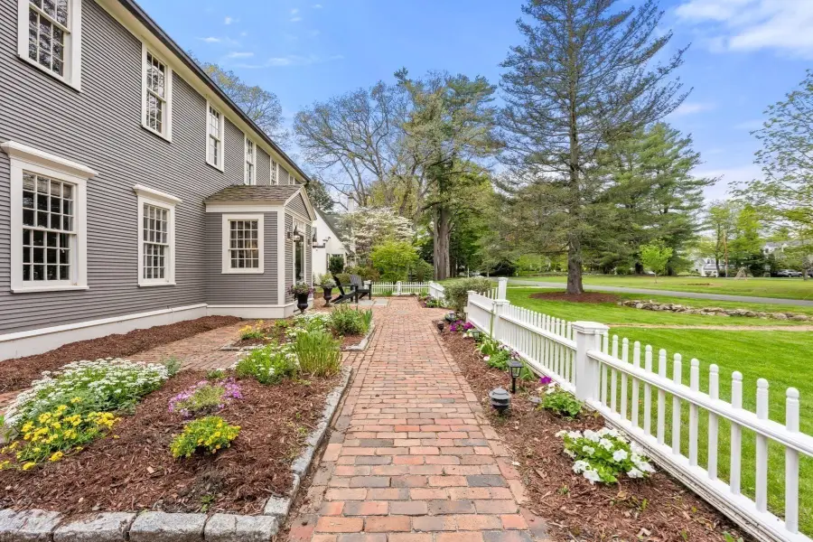 41 Longmeadow Road, Wellesley, MA 02482 - #3