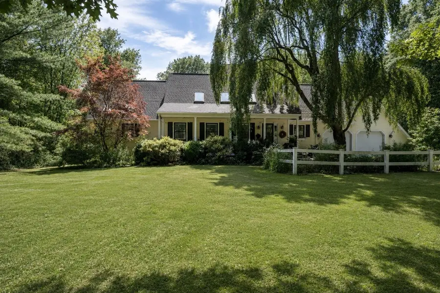 7 Pond St, Hopkinton, MA 01748 - #2