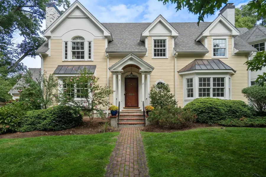 1 Kenilworth Circle, Wellesley, MA 02482 - #3