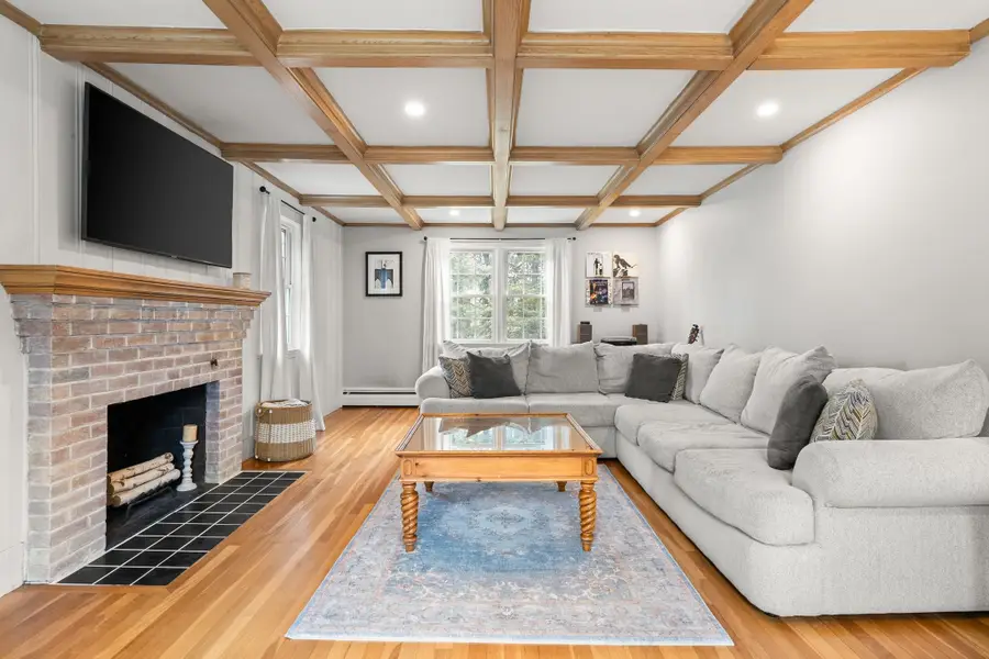 27 Mount Pleasant Ave, Holbrook, MA 02343 - #3