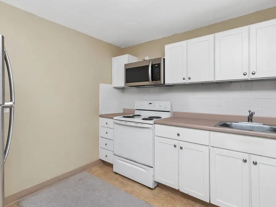 32 Whites Avenue #D45, Watertown, MA 02472 - #3