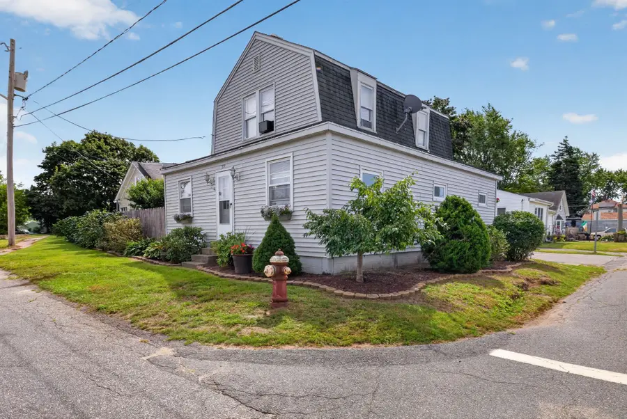32 Gardner Ave, Swansea, MA 02777 - #2
