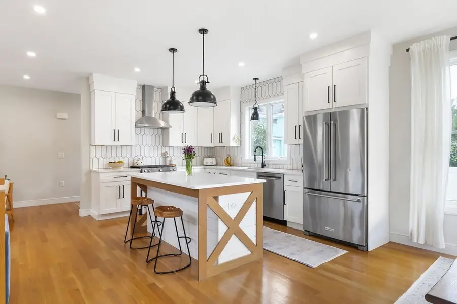 167 Chapel St #167, Newton, MA 02458 - #3