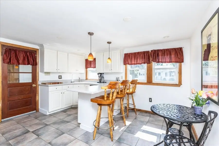 43 Crestwood Cir, Lawrence, MA 01843 - #3