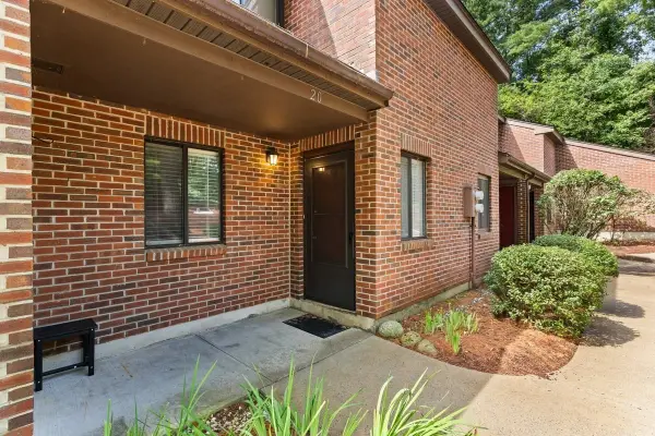 20 Highwood Dr #20, Franklin, MA 02038