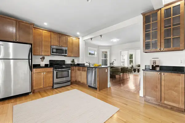 80 Harbor View St #2, Boston, MA 02125