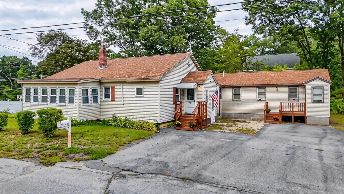 114 Old Meadow Rd, Dracut, MA 01826 - #1