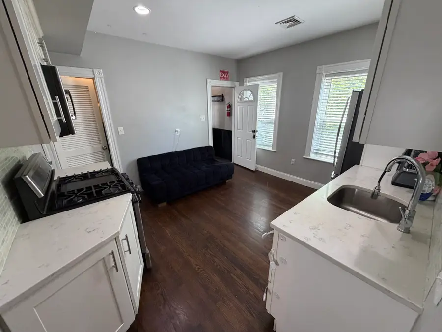 26 Elder St #2, Boston, MA 02125 - #3