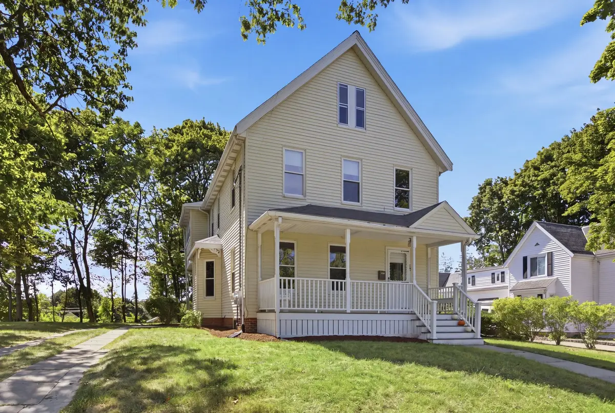 38 Highland St, Reading, MA 01867 - #1