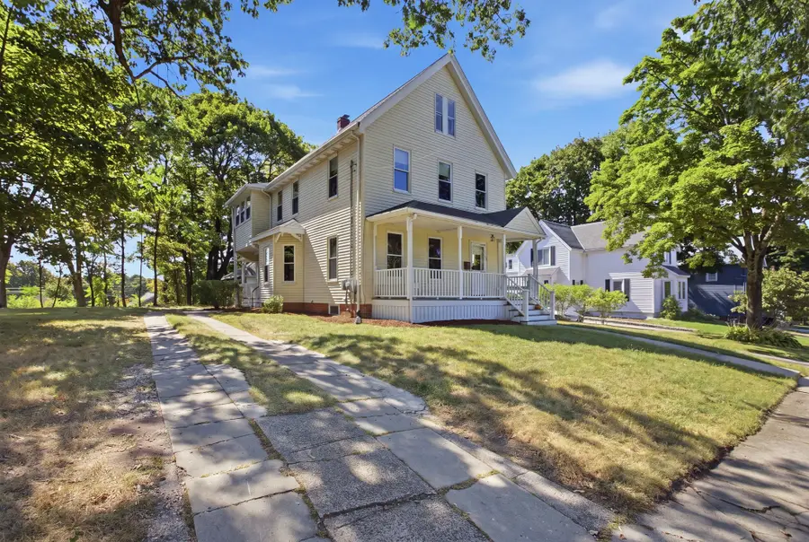 38 Highland St, Reading, MA 01867 - #3
