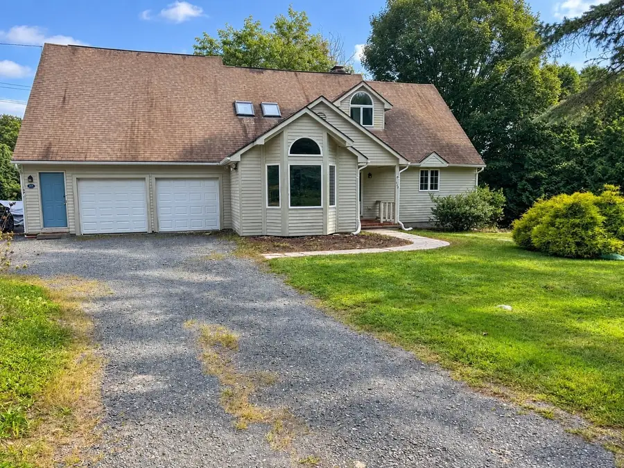 105-107 North Valley Rd, Pelham, MA 01002 - #2