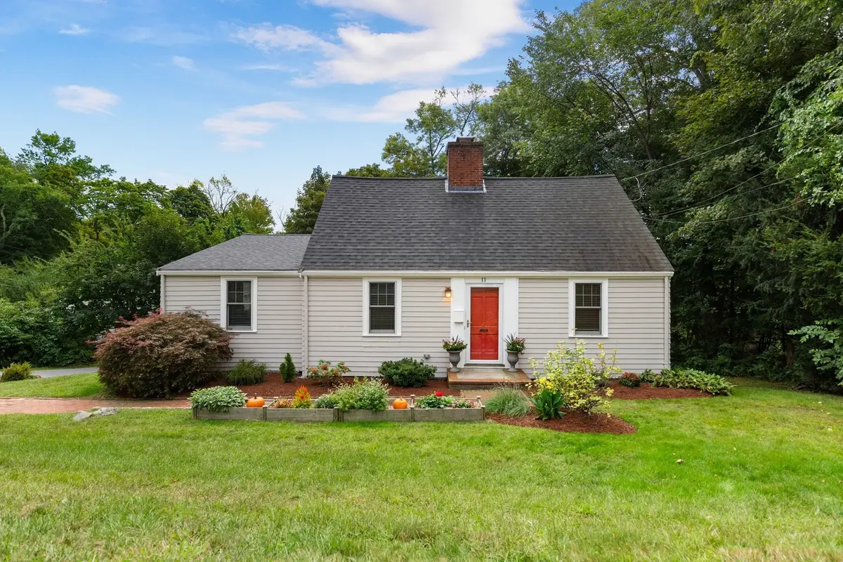 11 Stratham Rd, Lexington, MA 02421 - #1