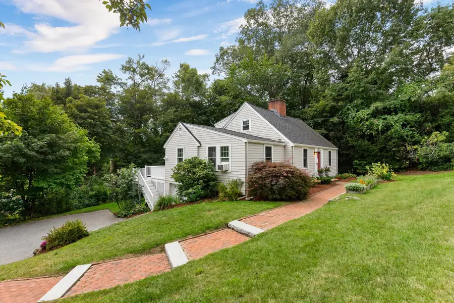 11 Stratham Rd, Lexington, MA 02421 - #3
