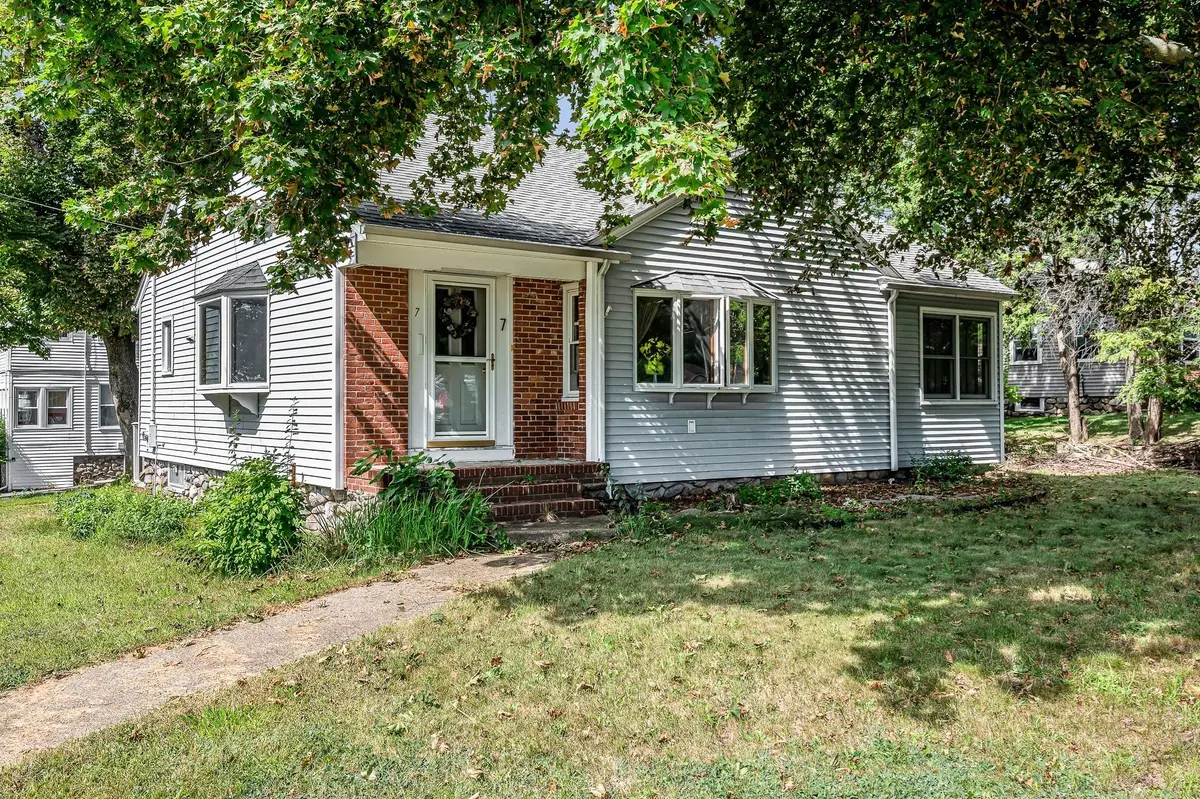 7 Peters St, North Andover, MA 01845 - #1