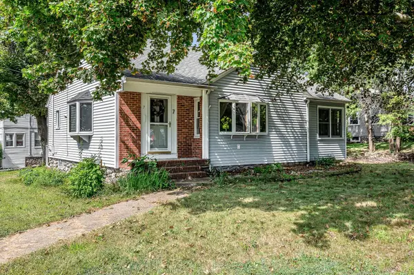 7 Peters St, North Andover, MA 01845
