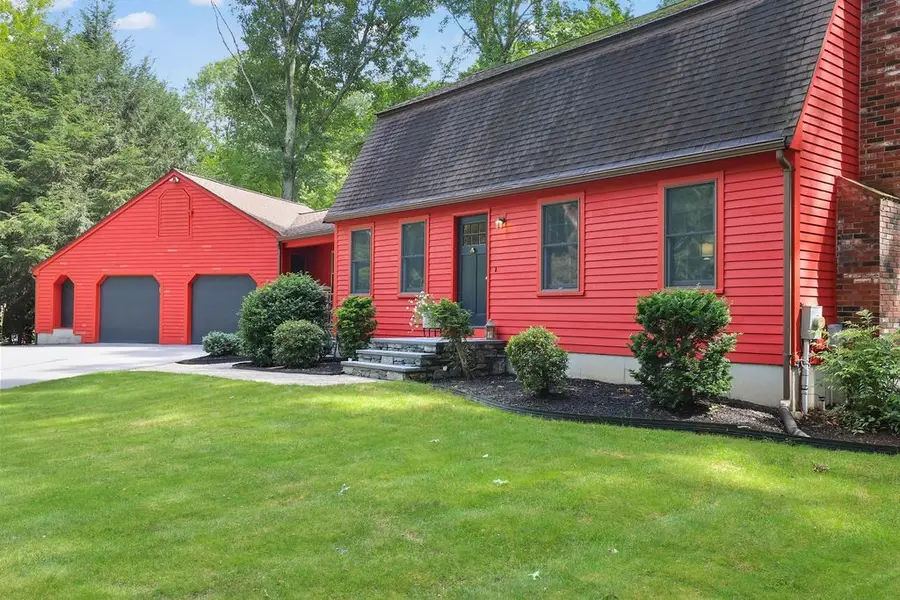 11 Barrett, Bellingham, MA 02019 - #2