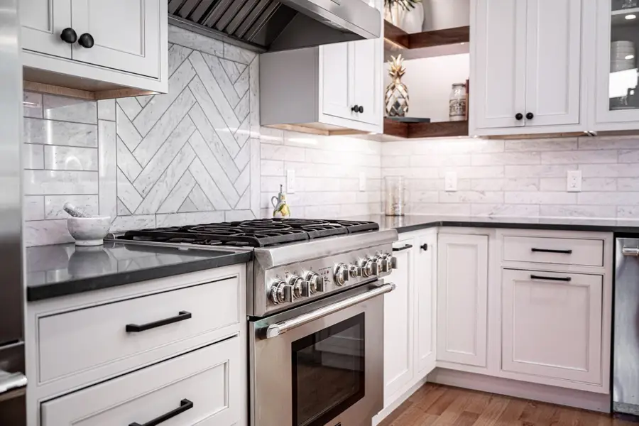 11 Locke St, Winchester, MA 01890 - #3