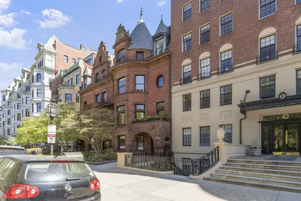 178 Commonwealth #7, Boston, MA 02116