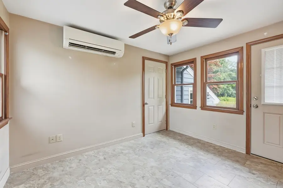 490 Union St, Leominster, MA 01453 - #3