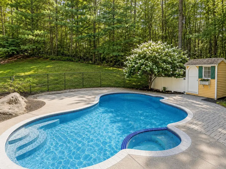 10 Hawk Ridge Rd, Andover, MA 01810 - #3