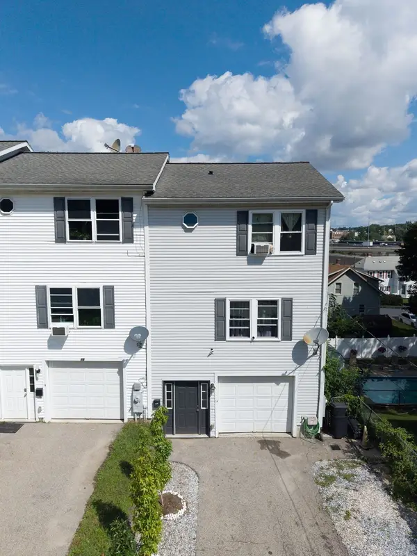 14 Sherburne Ave, Worcester, MA 01606