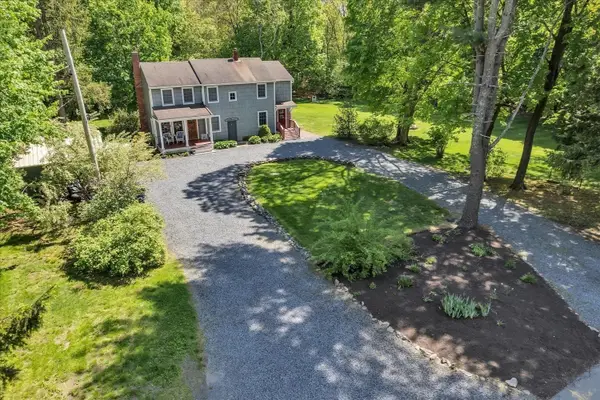 22 Reservoir St, Seekonk, MA 02771