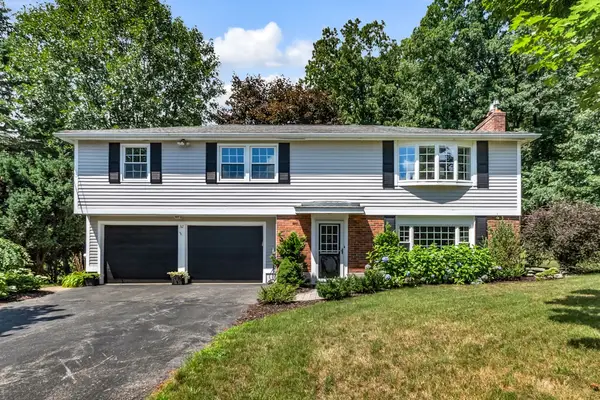 32 Briarwood Rd, Framingham, MA 01701