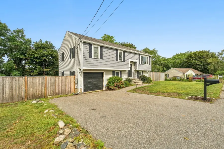 8 Skyview Ln, Woburn, MA 01801 - #2