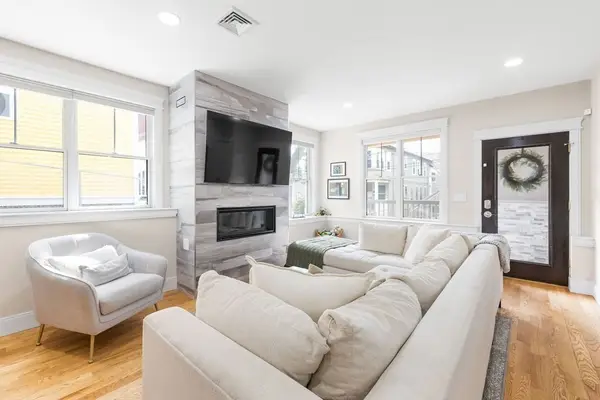 7 Whitman St #1, Somerville, MA 02144