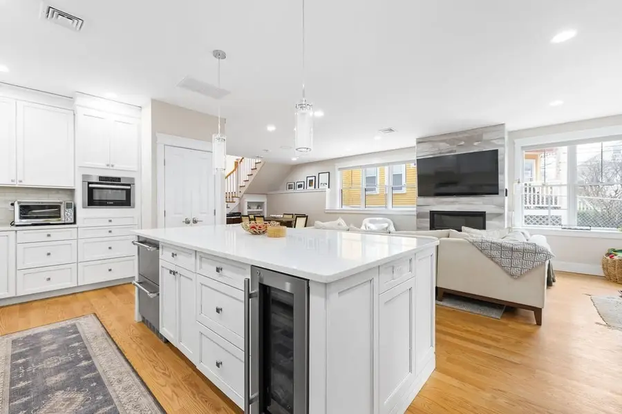 7 Whitman St #1, Somerville, MA 02144 - #3