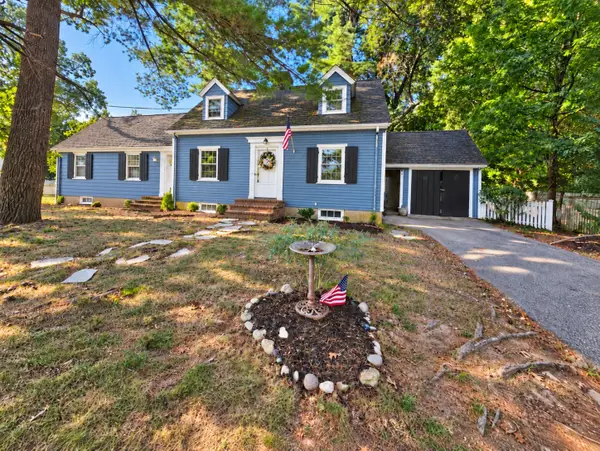 11 Homestead Road, Lynnfield, MA 01940