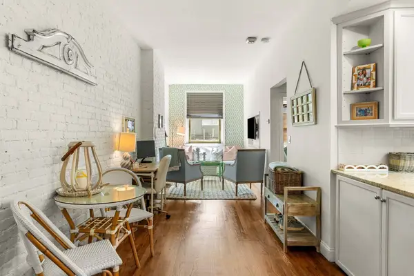 198 Saint Botolph St #9, Boston, MA 02115