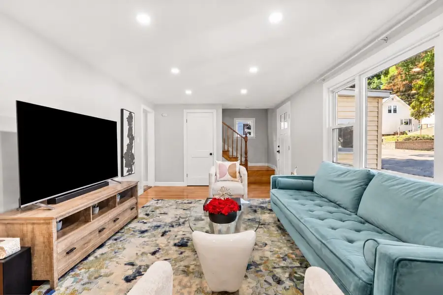 37 Andrews St, Medford, MA 02155 - #2