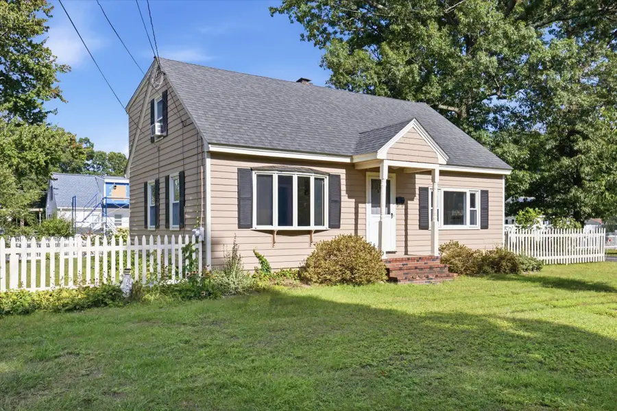 6 Pleasant St, Chelmsford, MA 01824 - #2