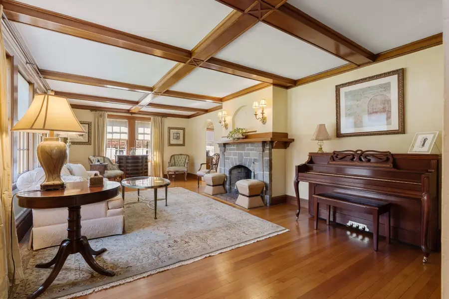 34 Lincoln Street, Belmont, MA 02478 - #3