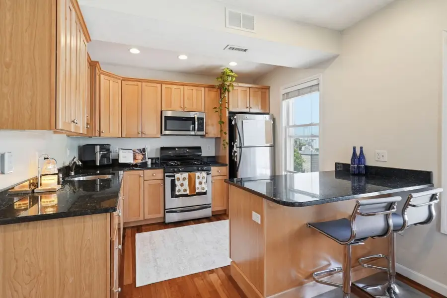 841 Saratoga St #PH3, Boston, MA 02128 - #3