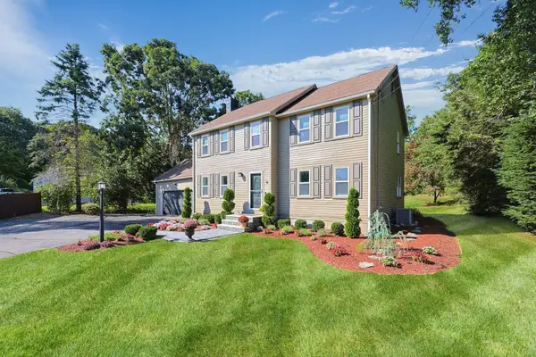 34 Zarek Dr, Attleboro, MA 02703
