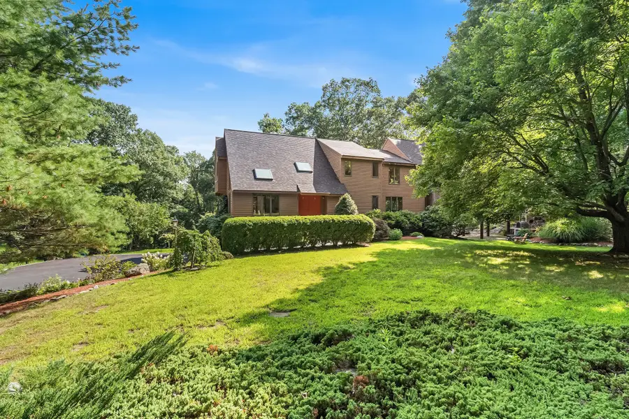 165 East St, Upton, MA 01568 - #2