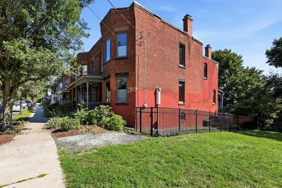 42 Clinton Ave, Holyoke, MA 01040 - #3
