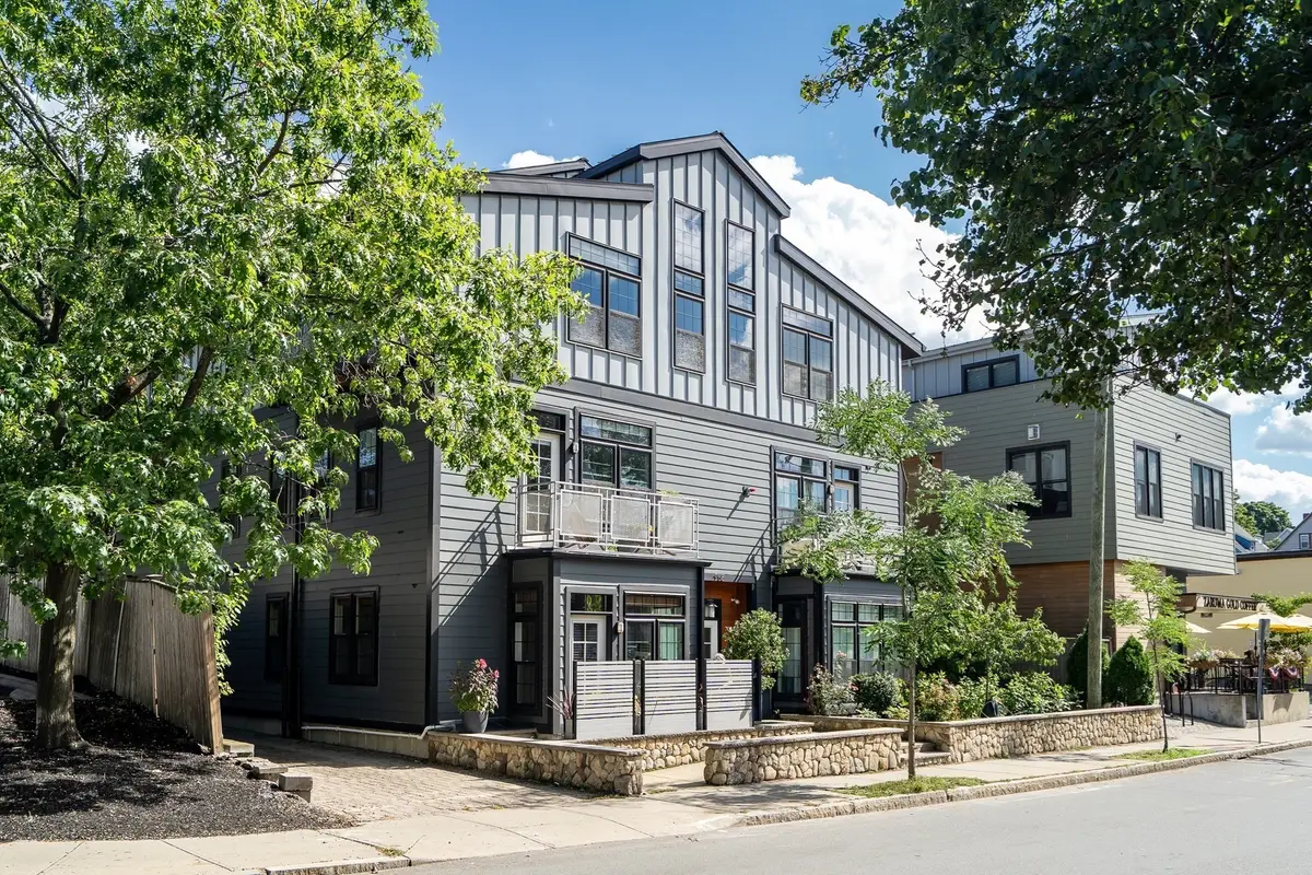 235 Lowell St #1, Somerville, MA 02143 - #1