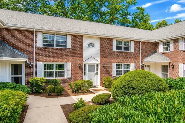 21 Westerly St #6, Wellesley, MA 02482