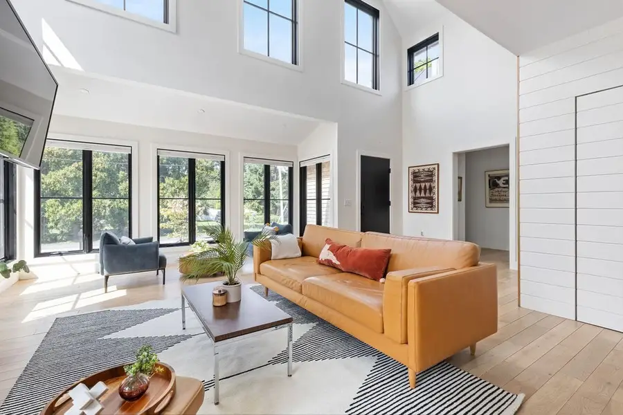 1 Sunset Ln, Dartmouth, MA 02748 - #2