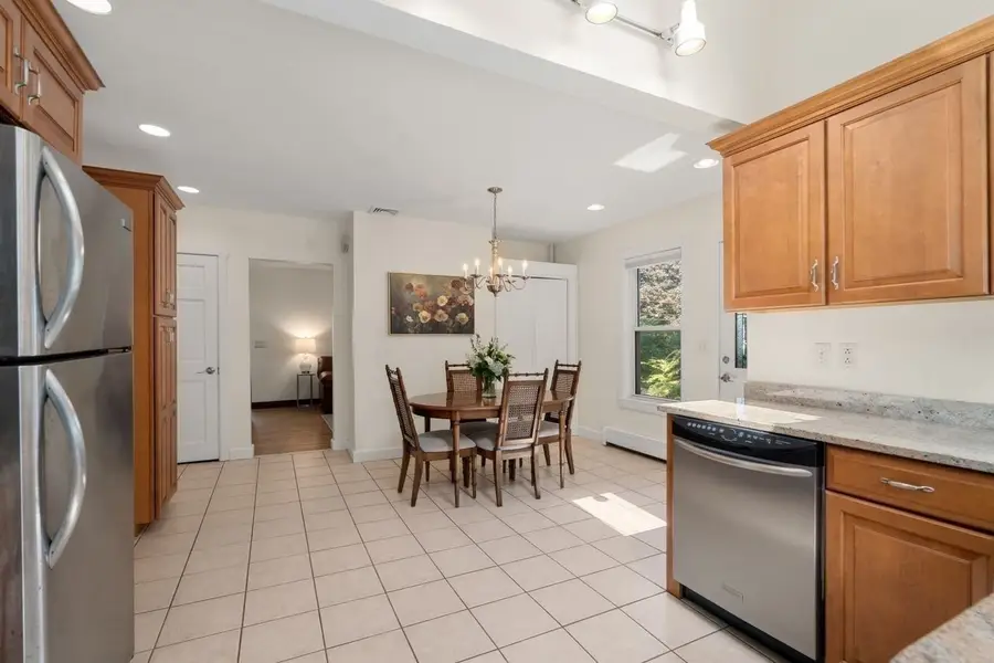12 Oconnell Ave #12, Quincy, MA 02169 - #3