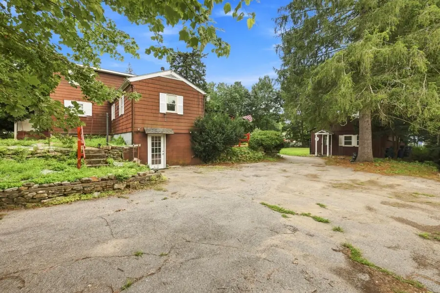 66 Charlton St, Oxford, MA 01540 - #3
